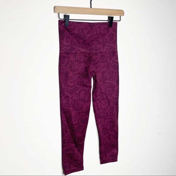 Spanx Look At Me Now Cropped Leggings Garnet Rose - Picture 5 of 8